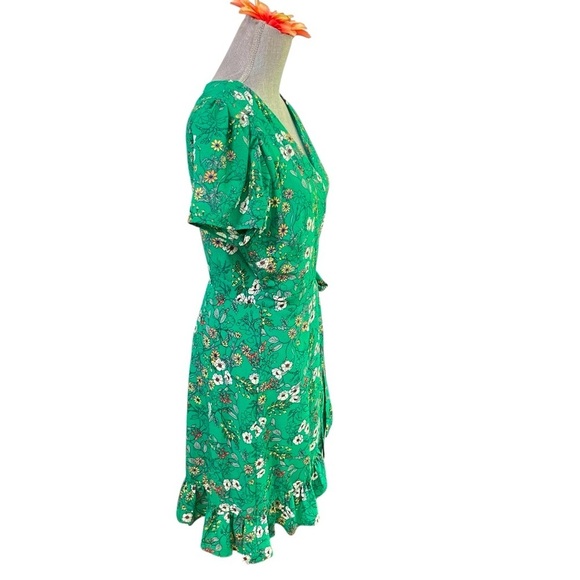 AUW Green Floral Short Sleeve Wrap Dress Womens
Size Large - Picture 5 of 16